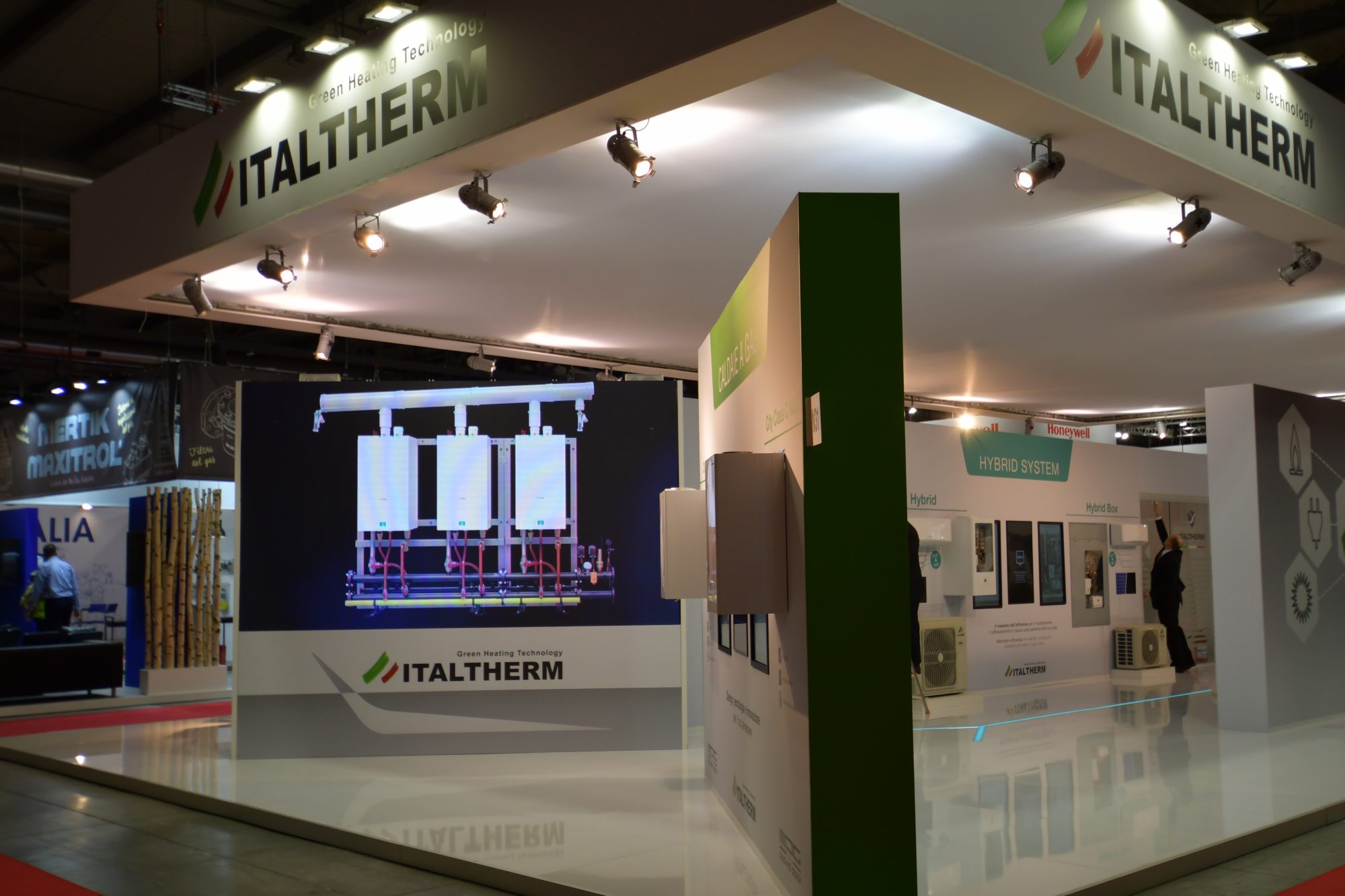 Fiera Mce A Milano Mostra E Convegno Expocomfort Pixel Image